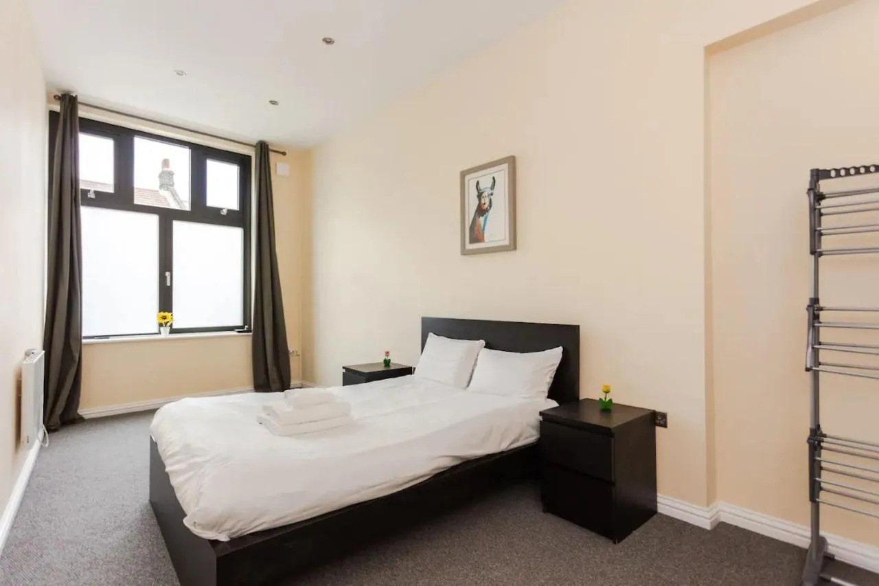 Stylish 2 Bedroom Apartment In Greenwich London